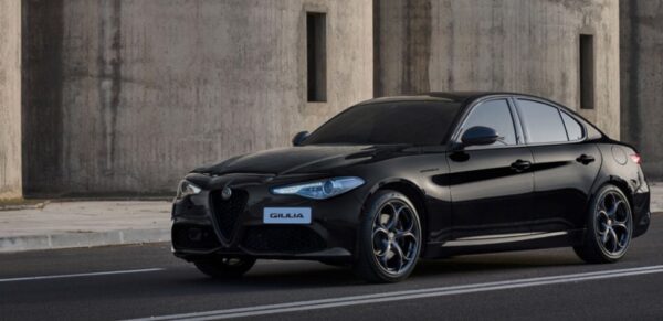 ALFA ROMEO ESTREMA DEBUT FAIR GIULIA/STELVIOの限定車ESTREMAがデビュー。